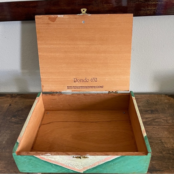 Tramp Art Wood Cigar Box Storage Hand Painted - Picture 4 of 12